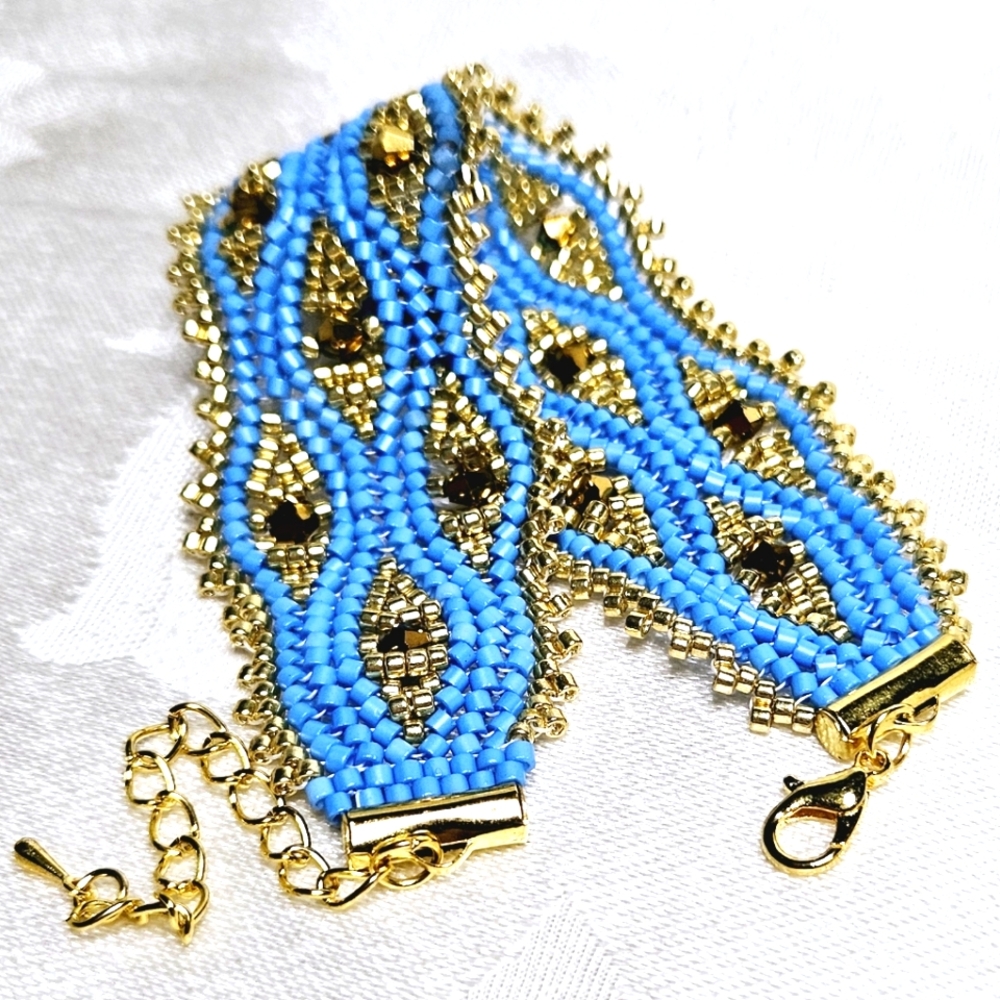 Bracelet Turquoise Gold Handcrafted Adjustable New / Donation